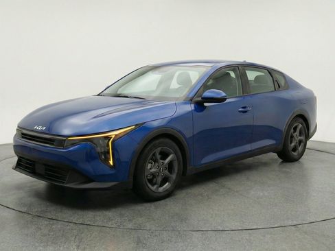 Used 2025 Kia K4 FWD image 3