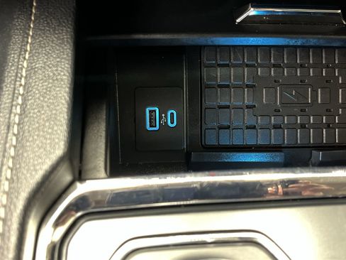 Certified 2023 Ford Expedition XLT image 29