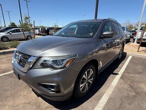 Used 2017 Nissan Pathfinder S FWD image 3
