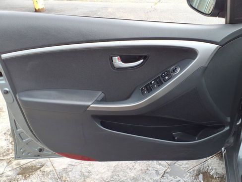Used 2017 Hyundai Elantra GT FWD image 15