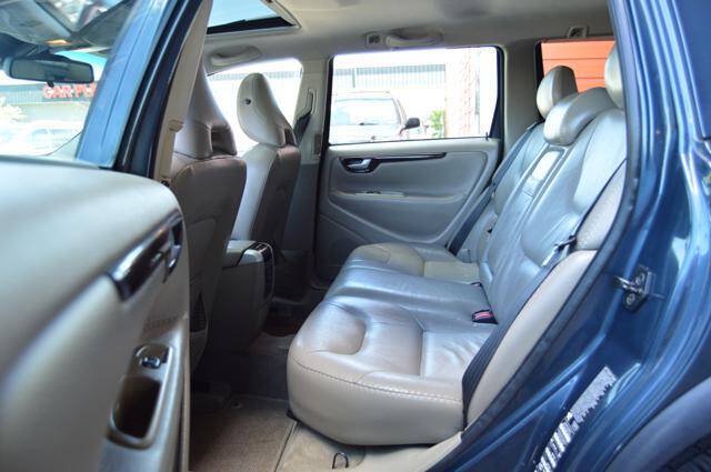 Used 2005 Volvo XC70 AWD/4WD image 12