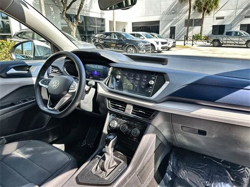 Used 2024 Volkswagen Taos SE image 31