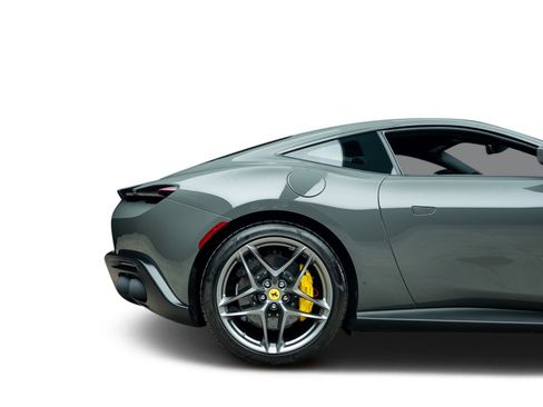 Used 2022 Ferrari Roma RWD image 29