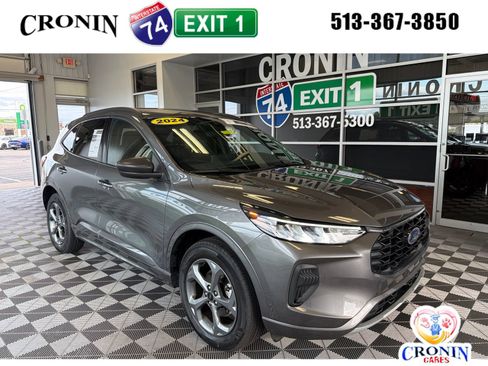 Used 2024 Ford Escape ST-Line w/ Tech Pack #1 AWD/4WD image 1