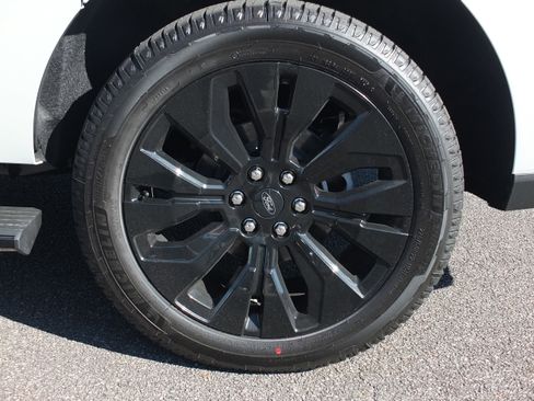 New 2025 Ford Expedition Max Platinum w/ Stealth Appearance Package image 11