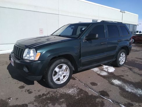 Used 2005 Jeep Grand Cherokee Laredo image 2