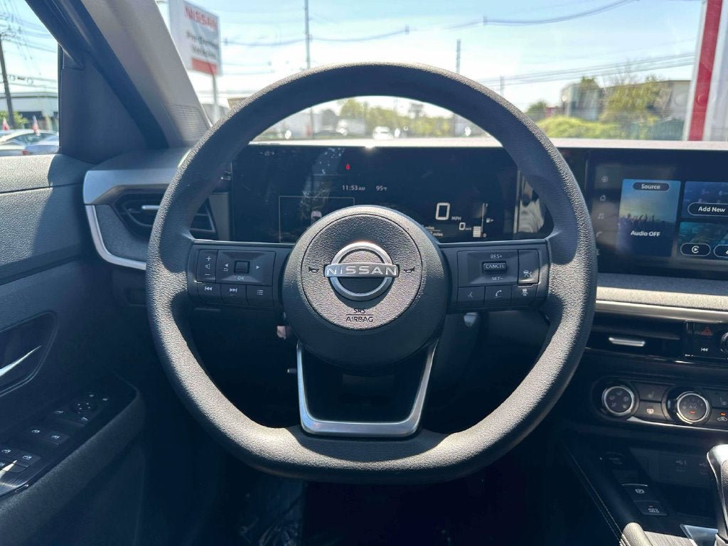 Certified 2025 Nissan Kicks SV w/ SV Premium Package AWD/4WD image 12