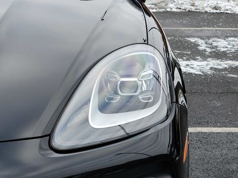 Used 2023 Porsche Cayenne image 9