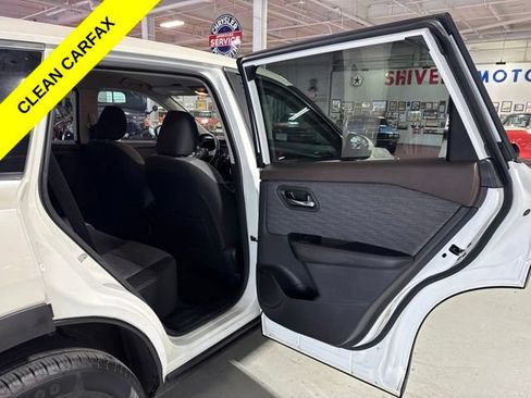 Used 2023 Nissan Rogue SV AWD/4WD image 35
