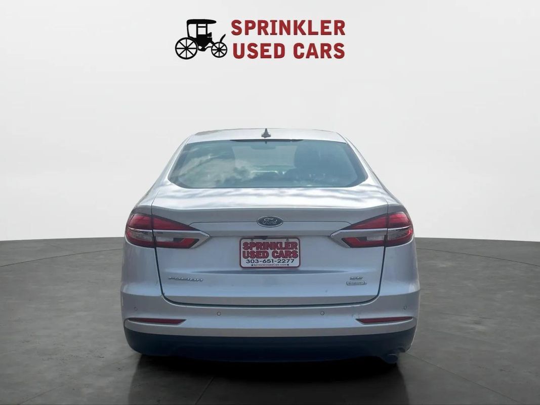 Used 2019 Ford Fusion SE FWD image 5