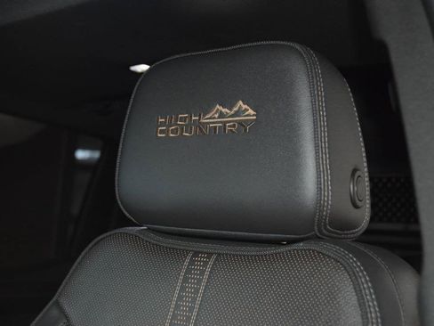 Used 2024 Chevrolet Silverado 1500 High Country w/ High Country Premium Package AWD/4WD image 43