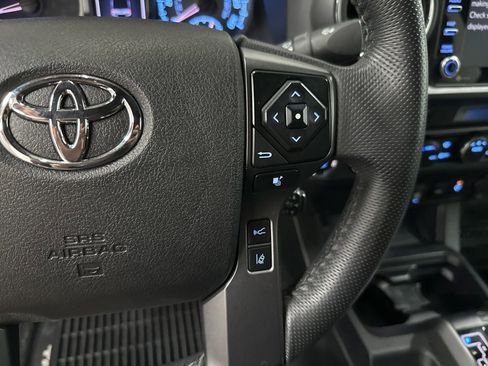 Used 2021 Toyota Tacoma TRD Off-Road image 18