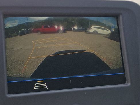 Used 2019 Chevrolet Equinox LT FWD image 3