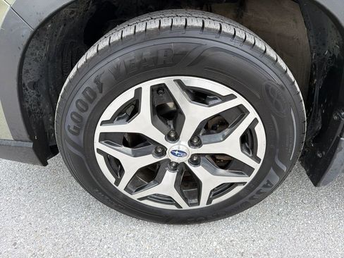 Used 2019 Subaru Forester Premium w/ All-Weather Package AWD/4WD image 9