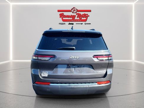 Used 2025 Jeep Grand Cherokee L Laredo image 4