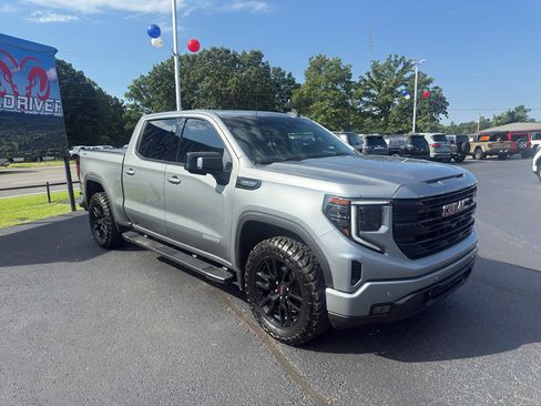 Used 2026 GMC Sierra 1500 Elevation w/ Elevation Premium Package AWD/4WD image 3