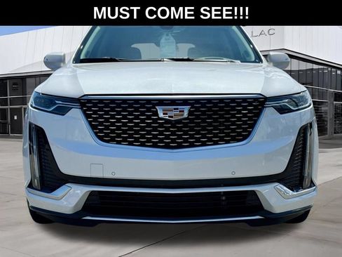 Certified 2024 Cadillac XT6 Premium Luxury w/ Technology Package FWD image 4