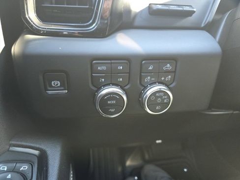 Used 2024 GMC Sierra 1500 AT4 w/ Technology Package image 25