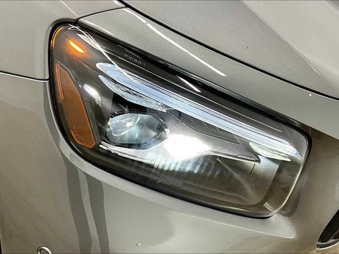 New 2025 Mercedes-Benz GLB 35 AMG 4MATIC image 13