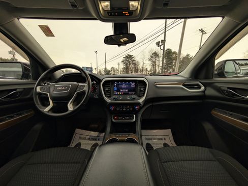 Used 2021 GMC Acadia SLE image 2