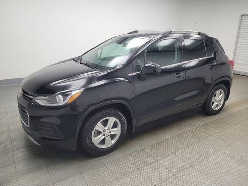 Used 2020 Chevrolet Trax LT w/ Driver Confidence Package image 2