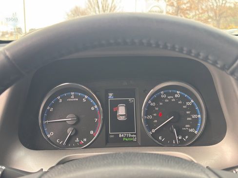Used 2017 Toyota RAV4 Limited image 22