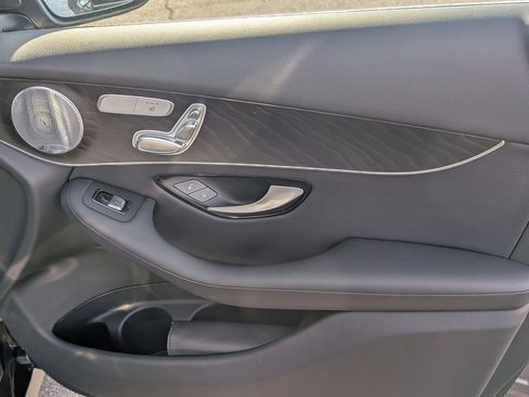 Used 2017 Mercedes-Benz GLC 300 4MATIC image 38