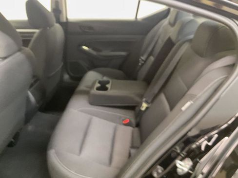 Used 2023 Nissan Altima 2.5 SV FWD image 10