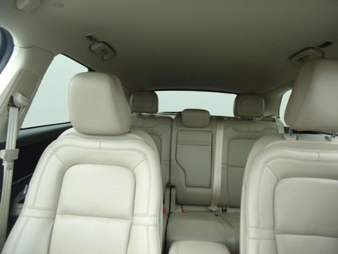 Used 2023 Lincoln Corsair AWD w/ Equipment Group 101A image 28