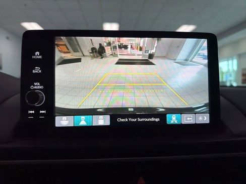 Used 2025 Honda Pilot Touring image 19