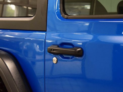 Used 2024 Jeep Wrangler Rubicon w/ Convenience Group AWD/4WD image 19