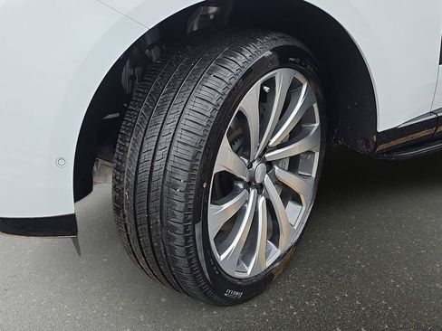 New 2025 Land Rover Range Rover Long Wheelbase SE image 34