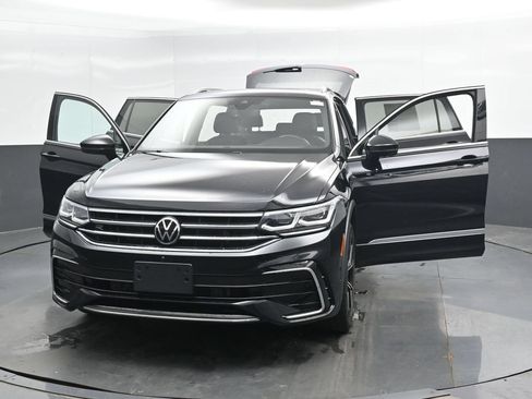Used 2022 Volkswagen Tiguan SEL R-Line AWD/4WD image 47