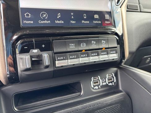 Used 2022 RAM 2500 Laramie AWD/4WD image 30