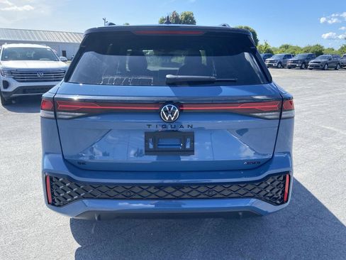 New 2026 Volkswagen Tiguan SE R-Line AWD/4WD image 5