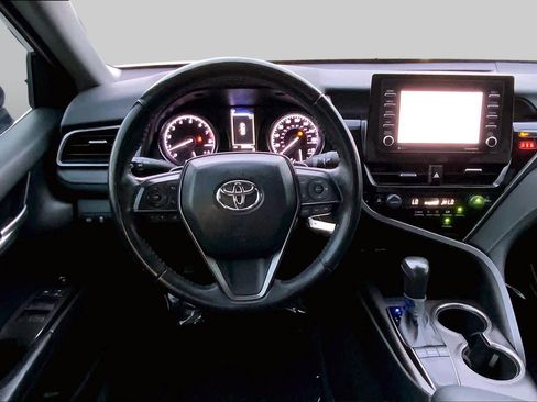 Used 2023 Toyota Camry SE FWD image 6