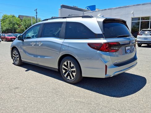 New 2026 Honda Odyssey EX-L image 4