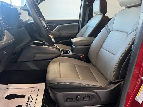 Used 2025 Chevrolet Colorado ZR2 w/ Technology Package image 20