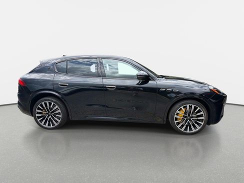 Used 2023 Maserati Grecale Modena AWD/4WD image 2