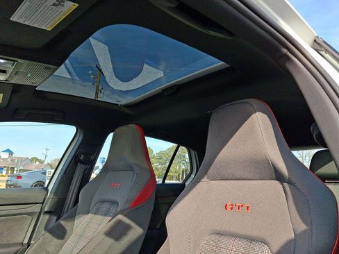 Used 2024 Volkswagen GTI SE image 16
