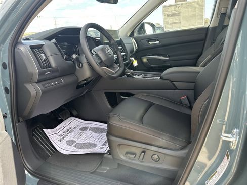 New 2026 Nissan Pathfinder SL image 10