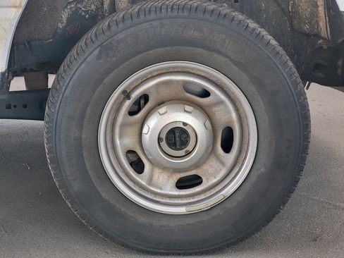 Used 2024 Ford F250 XL AWD/4WD image 5