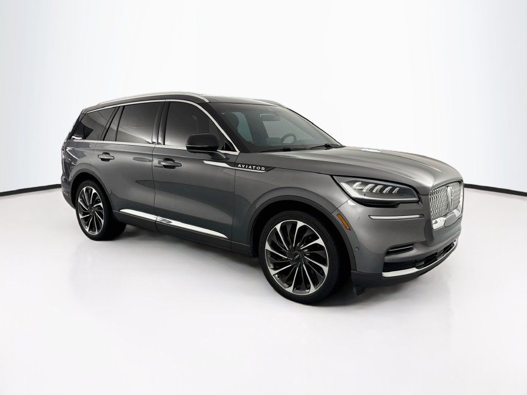Used 2022 Lincoln Aviator Reserve w/ Equipment Group 201A RWD image 3