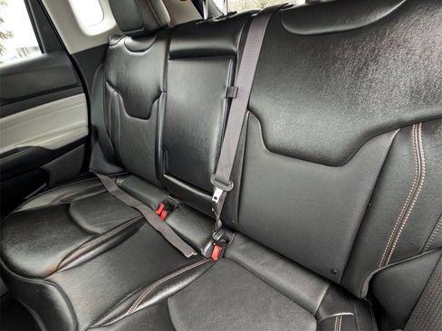 Used 2022 Jeep Compass Limited image 23