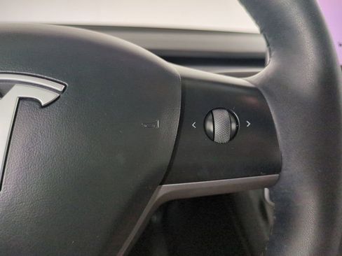Used 2023 Tesla Model Y Long Range image 32