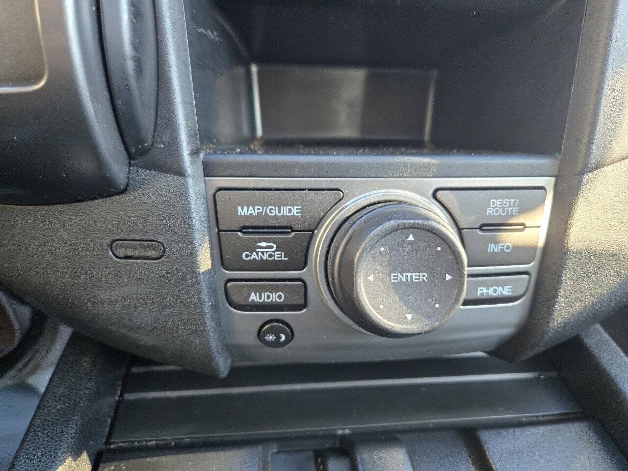 Used 2014 Honda Pilot Touring image 27