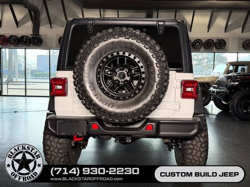 Used 2025 Jeep Wrangler Unlimited Rubicon AWD/4WD image 12
