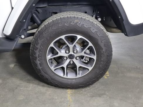 Used 2024 Jeep Gladiator Sport AWD/4WD image 42