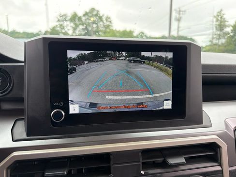 Used 2025 Toyota Tacoma SR5 AWD/4WD image 11