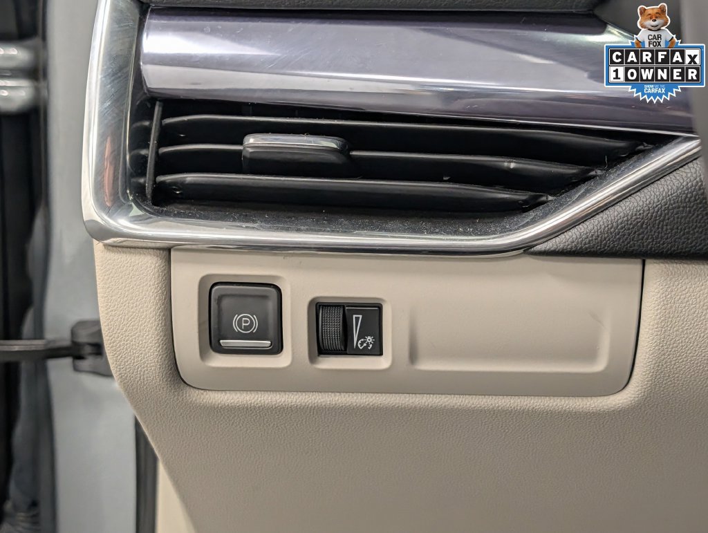 Used 2023 Cadillac XT4 Luxury AWD/4WD image 22